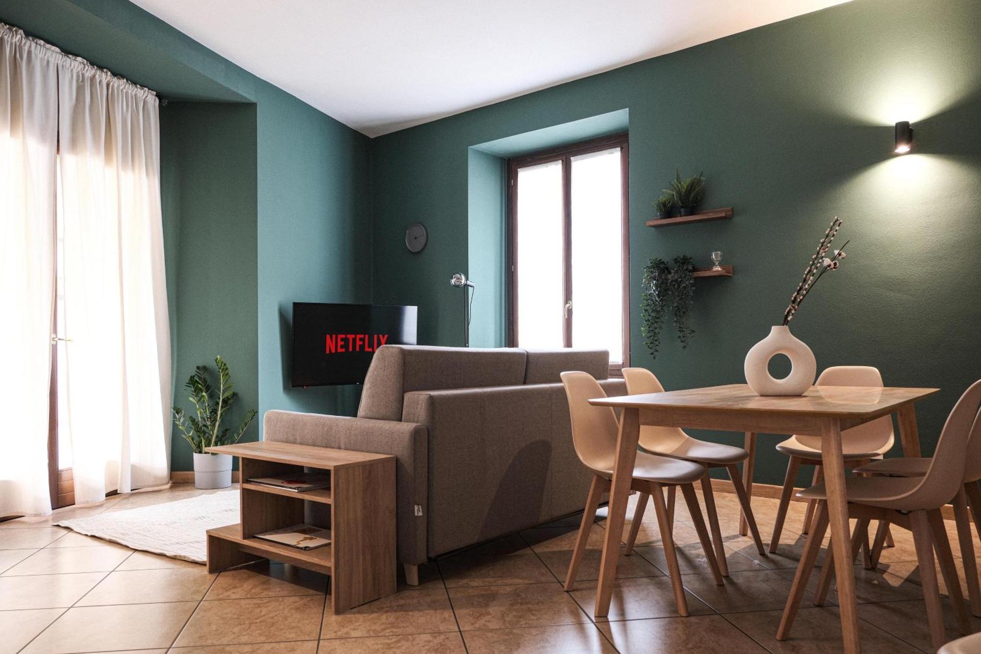 Charmescape Oldtown - 6 Min Walk To Berninaexpress Apartment Tirano Exterior photo