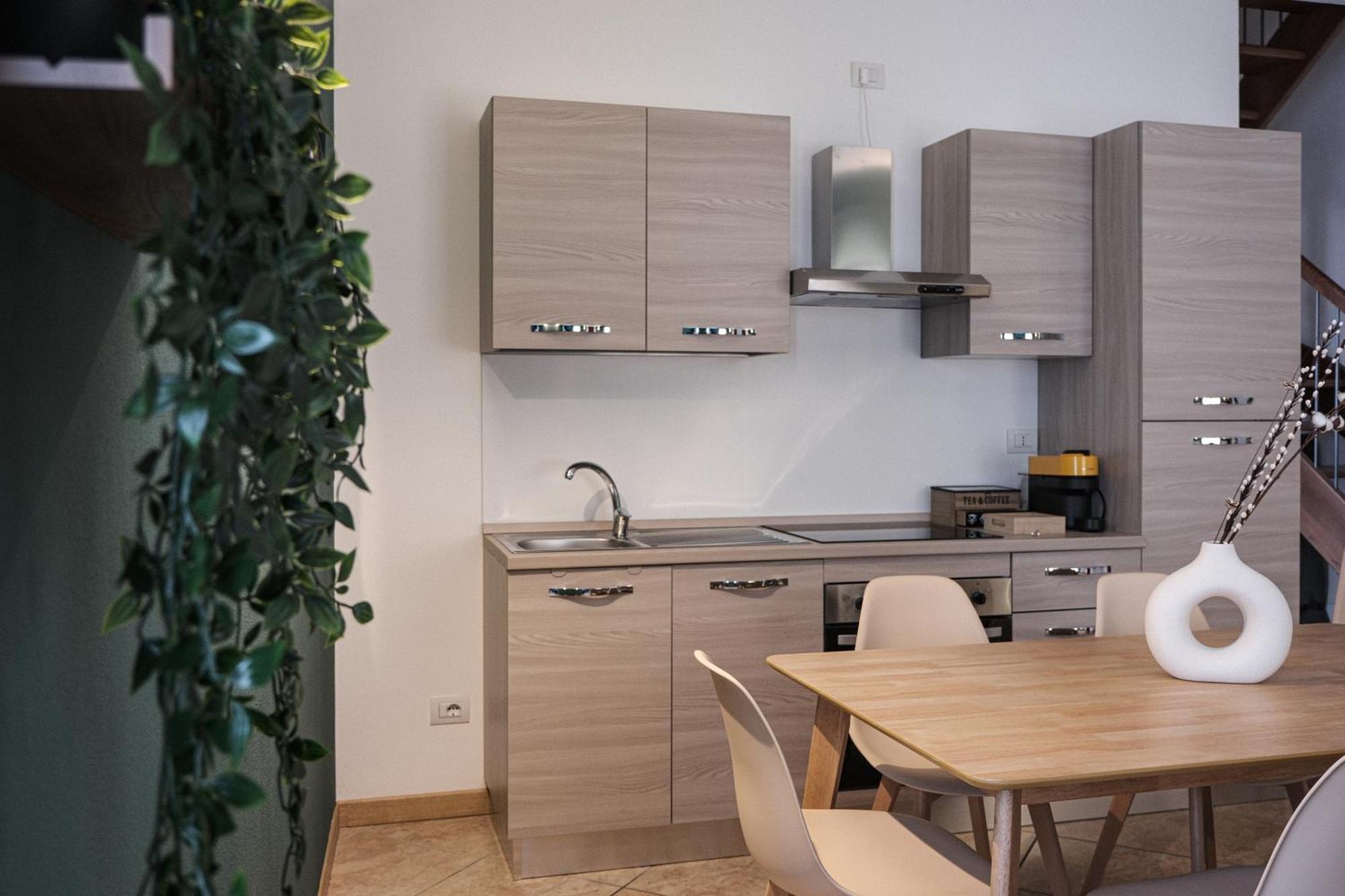 Charmescape Oldtown - 6 Min Walk To Berninaexpress Apartment Tirano Exterior photo