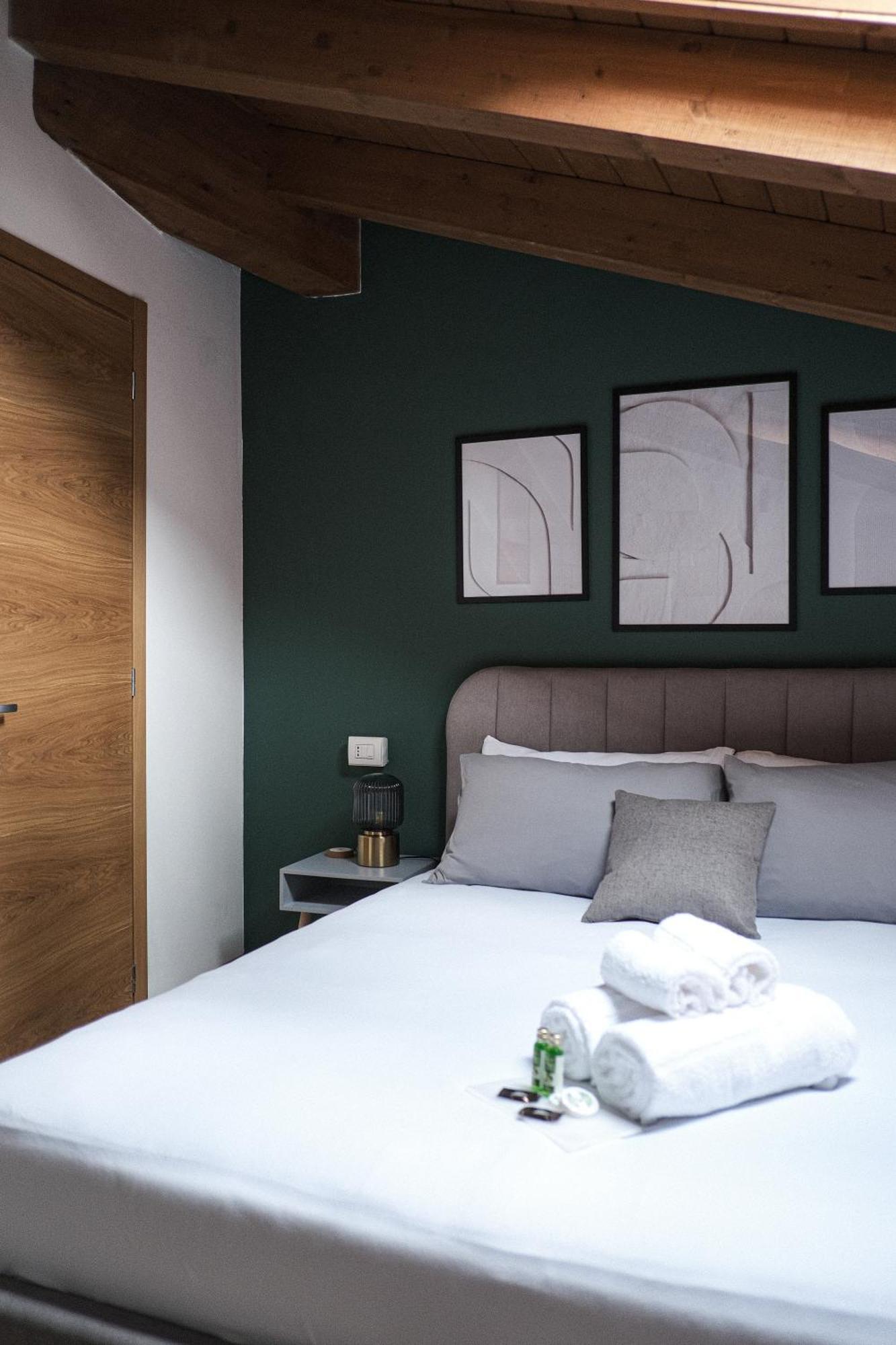 Charmescape Oldtown - 6 Min Walk To Berninaexpress Apartment Tirano Exterior photo