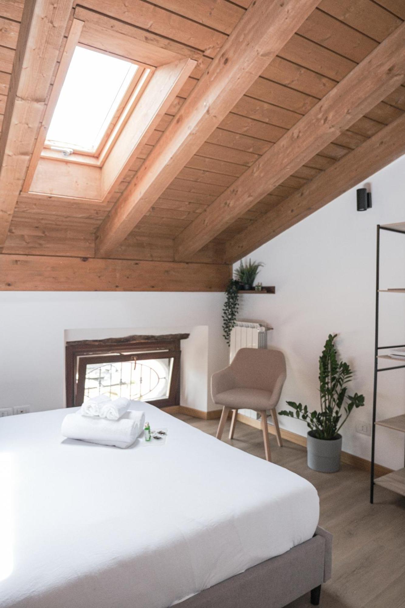 Charmescape Oldtown - 6 Min Walk To Berninaexpress Apartment Tirano Exterior photo